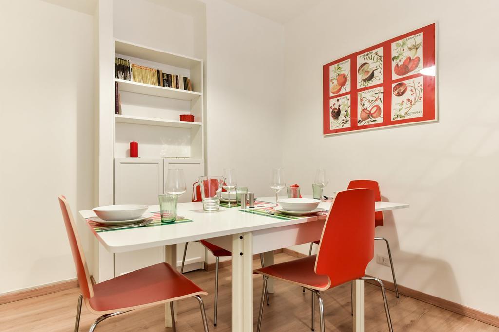 Red & White Vatican Apartment Рим Экстерьер фото