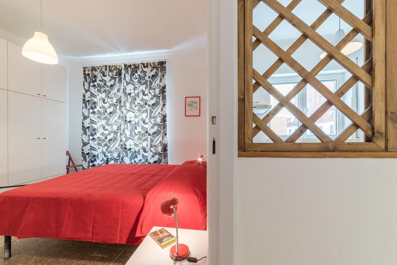 Red & White Vatican Apartment Рим Экстерьер фото