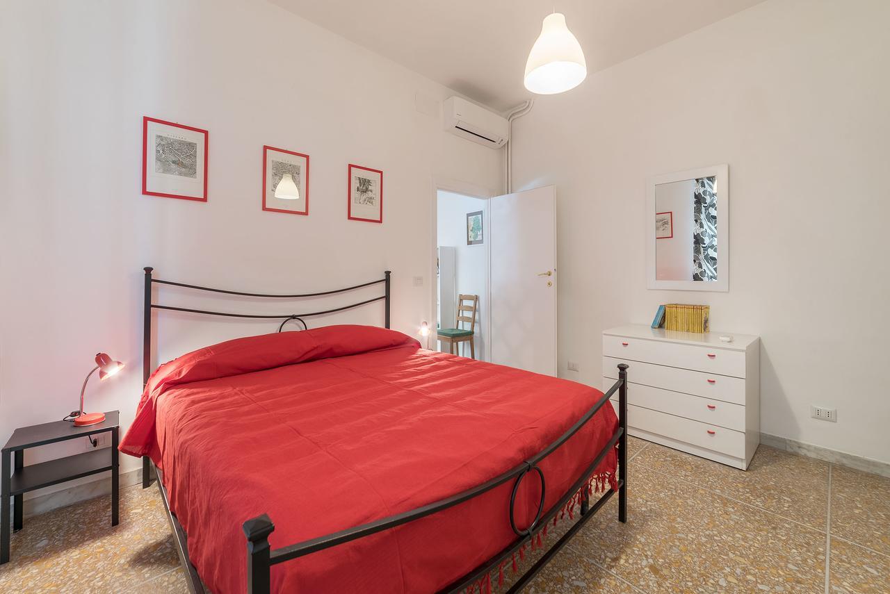 Red & White Vatican Apartment Рим Экстерьер фото